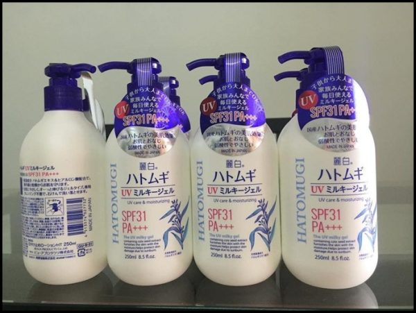 Shop xachtay24h chuyên bán sữa dưỡng thể chống nắng Hatomugi SPF31 PA+++